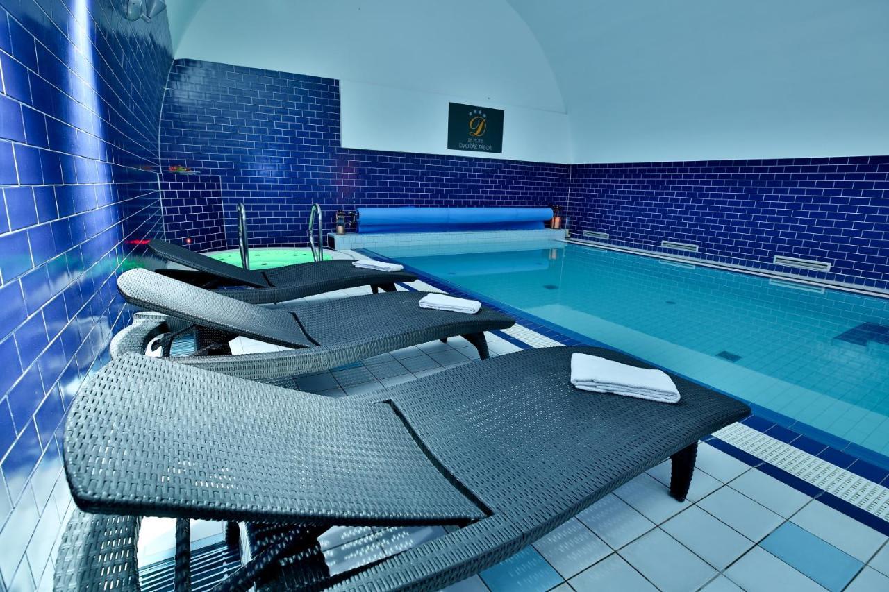 Lh Hotel Dvorak Tabor Congress & Wellness מראה חיצוני תמונה
