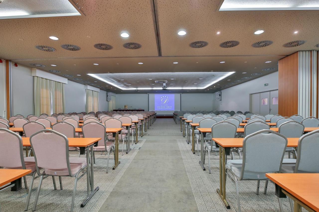 Lh Hotel Dvorak Tabor Congress & Wellness מראה חיצוני תמונה