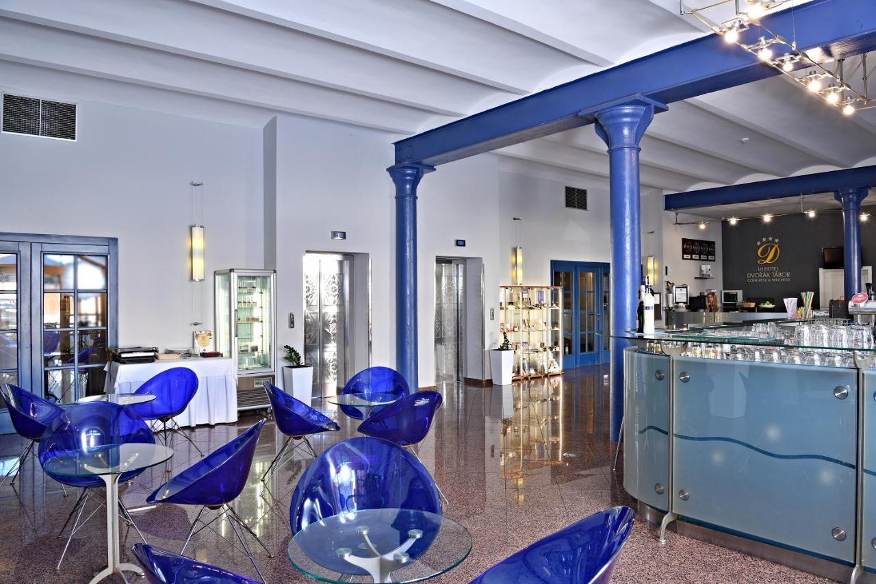 Lh Hotel Dvorak Tabor Congress & Wellness מראה חיצוני תמונה